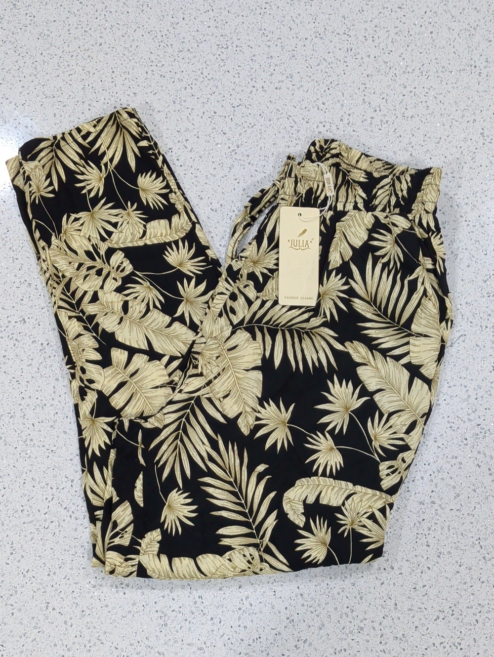 NWT Julia Women’s Black & Gold Tropical Print Pants